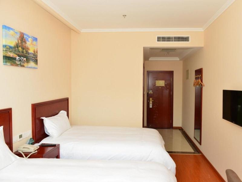 Hotel Greentree International Studies Talianpo Metro Station Express