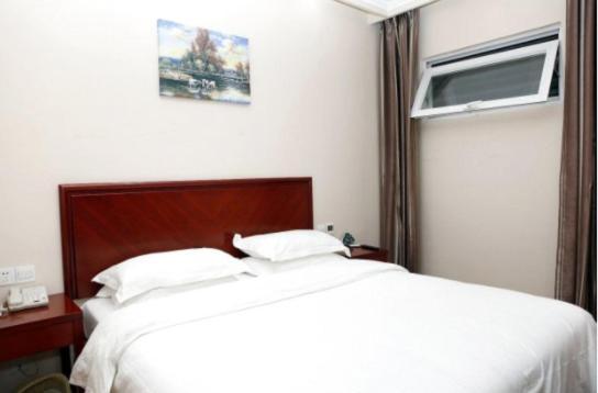Hotel Greentree International Studies Talianpo Metro Station Express 3*